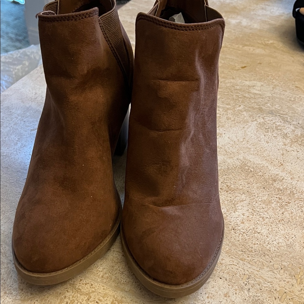 EUC - Sierra Brown Suede Ankle Boots
